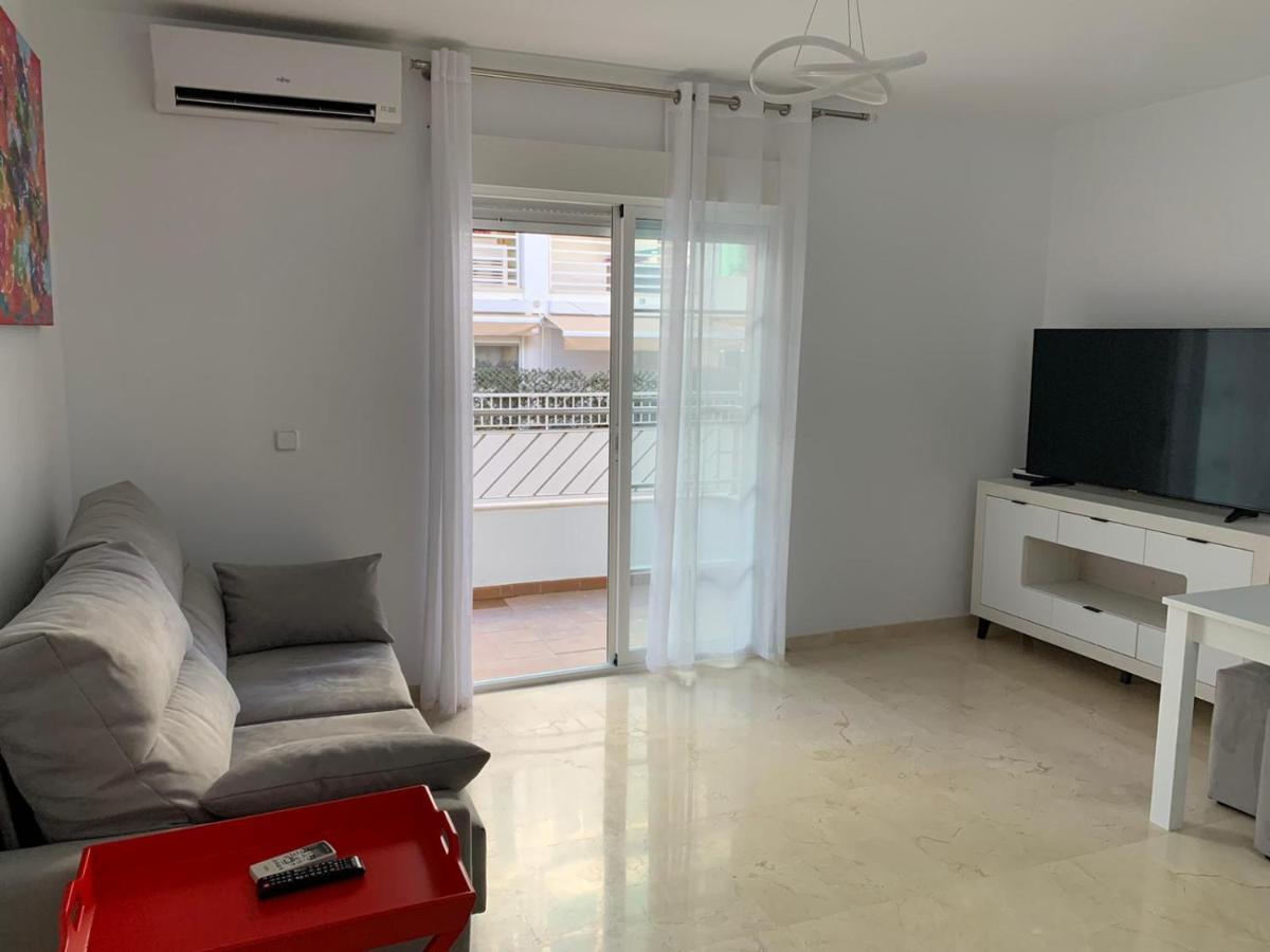 Apartamento Playa San Rafael Фуeнхирола Екстериор снимка