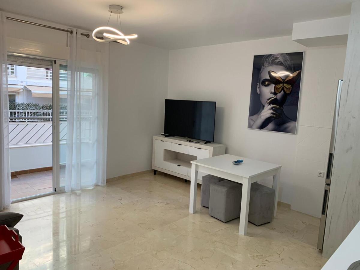 Apartamento Playa San Rafael Фуeнхирола Екстериор снимка